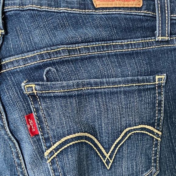 Levis Jeans - Picture 5 of 5